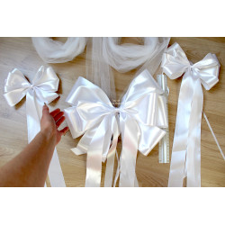 Kit en blanc satin